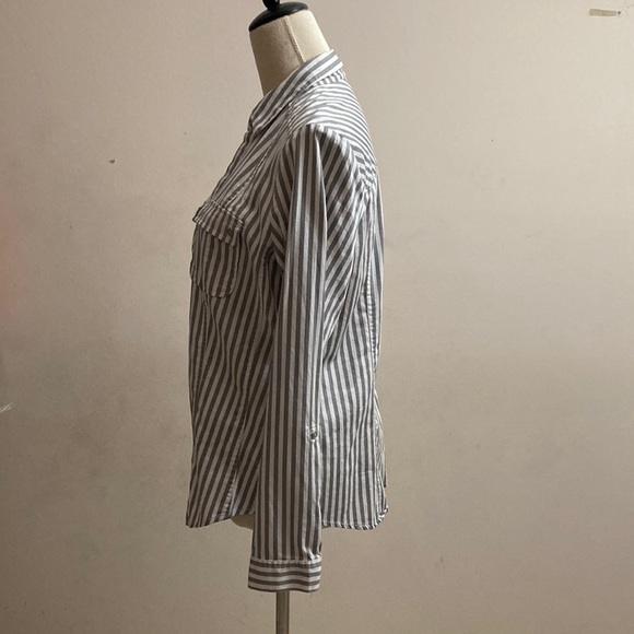 7TH AVENUE NEW YORK & COMPANY STRIPED, BUTTON DOWN.  FITS LIKE A MEDIUM SIZE. - Picture 3 of 6